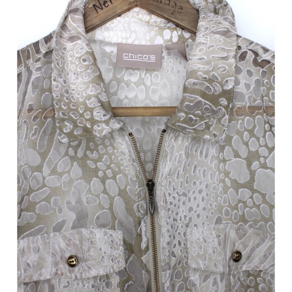 Chico’s Animal Embossed Semi Sheer Buttoned Top 1 EUC - Picture 3 of 9